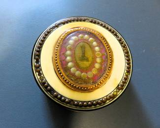 Victorian bone snuff box