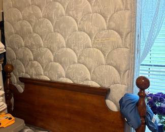 Bedroom - bed, mattress, box springs 