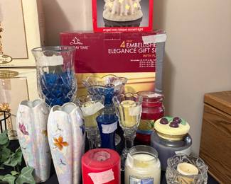 Office off kitchen - vase set, more candles & decor items 