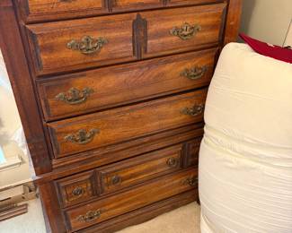 Bedroom - 5 drawer chest