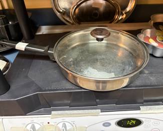 Kitchen - frying pan with lid 
