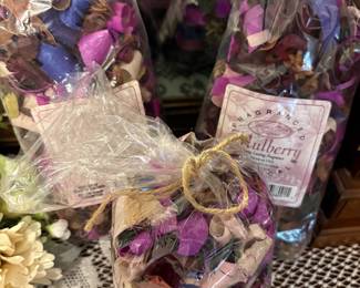 Sachets and other items in master