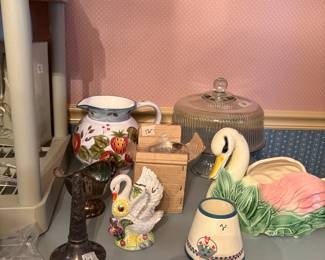 Dining room - miscellaneous decor 
