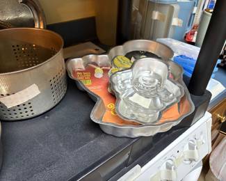 Kitchen - baking pans 