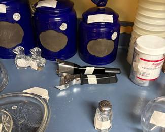 Kitchen -  canister set (new)