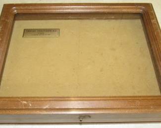 Case XX Knife Display Case