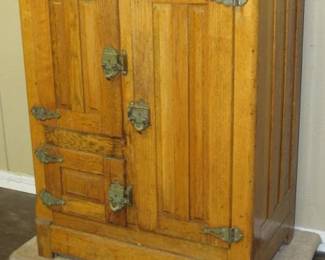 Oak Ice Box