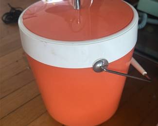 Space age ice bucket 