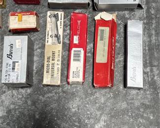 Lot 0749: Vintage Riflescope Rings, Bases & Mounts — Group Lot (photo 2)