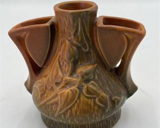 Lot 559: Roseville Pottery Clematis Flower Frog, Shape 50-4 (photo 5)