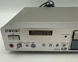 Lot 0328: Sony DVP-S570D DVD/CD Player, circa 2000 (photo 2)