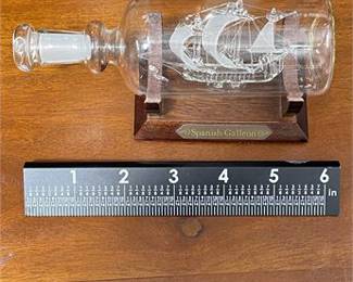 Lot 10049: Glass Spanish Galleon Decanter on Wooden Cradle Stand (photo 4)