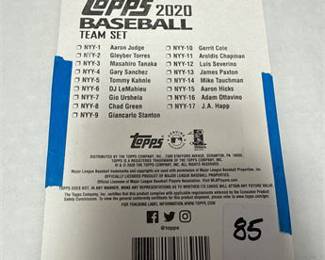 Lot 0600: Topps 2020 New York Yankees Baseball Team Set, Sealed (photo 2)