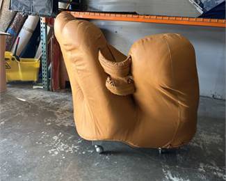 Lot 10073: Baseball Glove Lounge Chair, After De Pas, D'Urbino (photo 3)