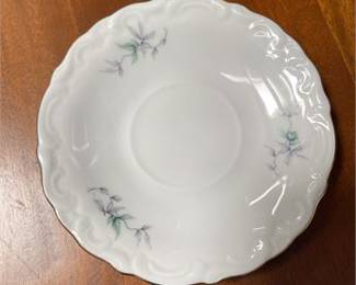 Lot 10023: Winterling Bavarian Porcelain Tea Set with Lanka Creamer (photo 11)