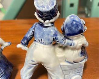Lot 10043: Delft-Style Blue & White Porcelain Dutch Children Figurines (photo 3)