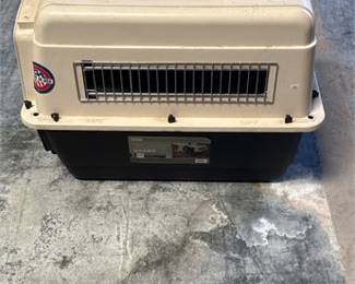 Lot 0537: Petco Home & Travel Premium Small Plastic Travel Kennel (photo 4)