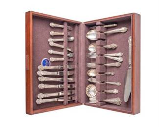 Lot 10013: M.I. Naken Co. Silverware Chest with Flatware Service (photo 2)