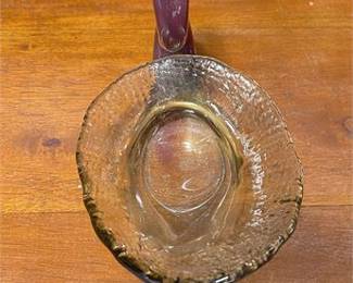 Lot 10008: Amber and Amethyst Arklahoma Art Glass Swan-Form Bowl (photo 6)