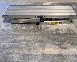 Lot 0544: Werner AP-20 Aluminum Folding Work Platform, 225 lb Capacity (photo 3)