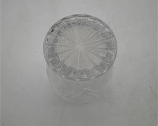 Lot 0677: Cut Glass Bud Vase, Frosted Fan & Leaf Pattern (photo 3)