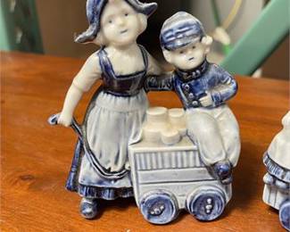 Lot 10043: Delft-Style Blue & White Porcelain Dutch Children Figurines (photo 4)