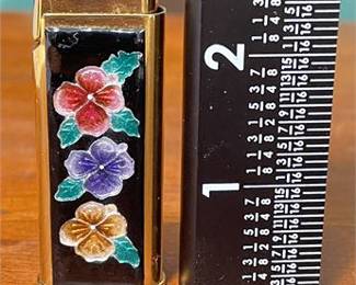 Lot 10028: Gold-Tone Enamel Floral Pocket Lighter, "Pink Lady" (photo 4)
