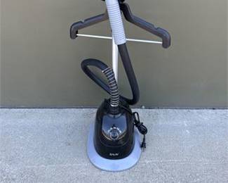 Lot 0768A: SALAV Upright Garment Steamer with Stand and Hanger (photo 3)