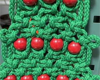 Lot 10038: Handmade Macrame Christmas Tree Wall Hanging (photo 4)