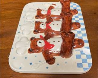 Lot 10042: B&D Ceramic Chef Bear Three-Hook Wall Plaque (photo 4)