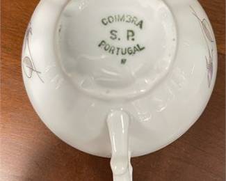 Lot 10020: Pair of Sociedade de Porcelanas de Coimbra Porcelain Teacups (photo 6)