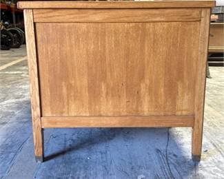 Lot 0660: Mid-Century Oak Double Pedestal Kneehole Office Desk (photo 5)