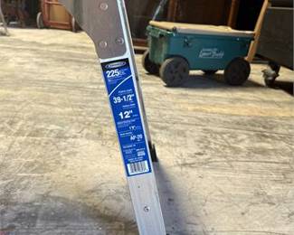 Lot 0544: Werner AP-20 Aluminum Folding Work Platform, 225 lb Capacity (photo 2)