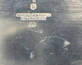 Lot 603: Walker & Hall Silver-Plate Twin-Well Condiment Server (photo 4)