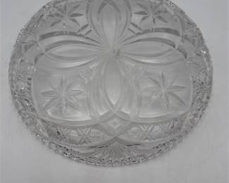 Lot 0682: Colorless Pressed Glass Round Dish With Sawtooth Rim (photo 3)