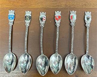 Lot 10053: German Enamel City Crest Souvenir Spoons, Set of 6 (photo 4)