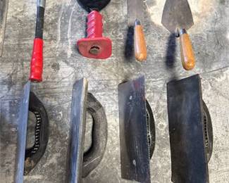 Lot 0547: Assembled Used Masonry, Tile-Setting, and Concrete Tools (photo 3)