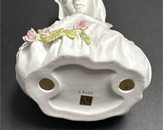 Lot 805: Bisque Porcelain Madonna Bust with Applied Florals (photo 2)