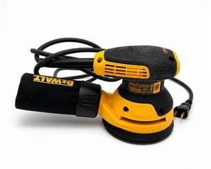 Lot 0582: DeWalt DWE6423 5 in. Variable-Speed Random-Orbit Sander — current bid $14