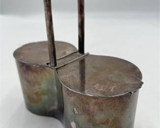 Lot 603: Walker & Hall Silver-Plate Twin-Well Condiment Server (photo 8)