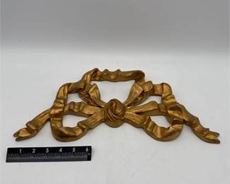 Lot 0324: Gilt Ribbon-And-Bow Appliqué Ornament, Louis XVI Style (photo 3)