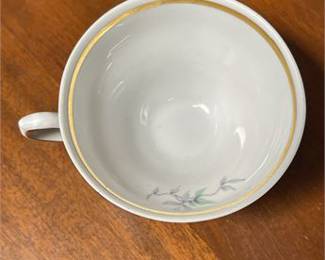 Lot 10023: Winterling Bavarian Porcelain Tea Set with Lanka Creamer (photo 4)
