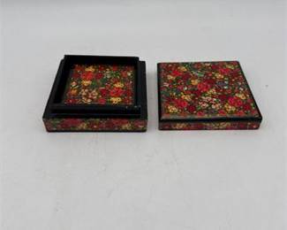 Lot 0467: Kashmiri-Style Papier-Mâché Lacquer Coaster Set (photo 5)