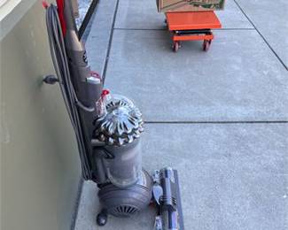 Lot 0767: Dyson Cinetic Big Ball Corded Bagless Upright Vacuum (photo 5)