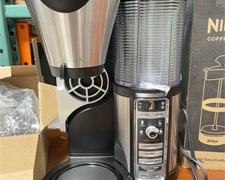 Lot 10007: Ninja CF080Q Coffee Bar Auto-iQ Maker With Easy Frother (photo 5)