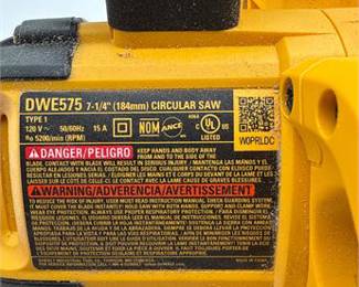 Lot 0581: DeWalt DWE575 7-1/4 in. Corded Circular Saw, 15A (photo 4)