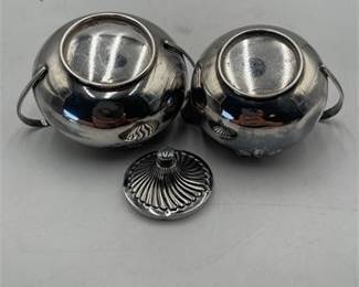 Lot 605: North American Sterling Silver Sugar Bowl and Cream Jug (photo 6)