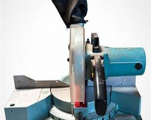 Lot 0541: Hitachi C10FC2 10-Inch Compound Miter Saw — current bid $10