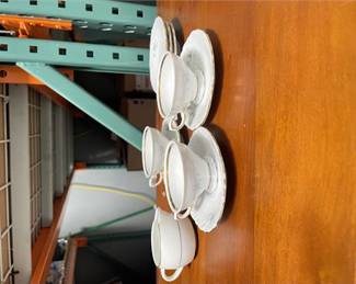 Lot 10023: Winterling Bavarian Porcelain Tea Set with Lanka Creamer (photo 2)