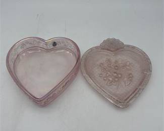 Lot 0591: Fenton Art Glass Pink Iridized Pressed Glass Trinket Box (photo 3)